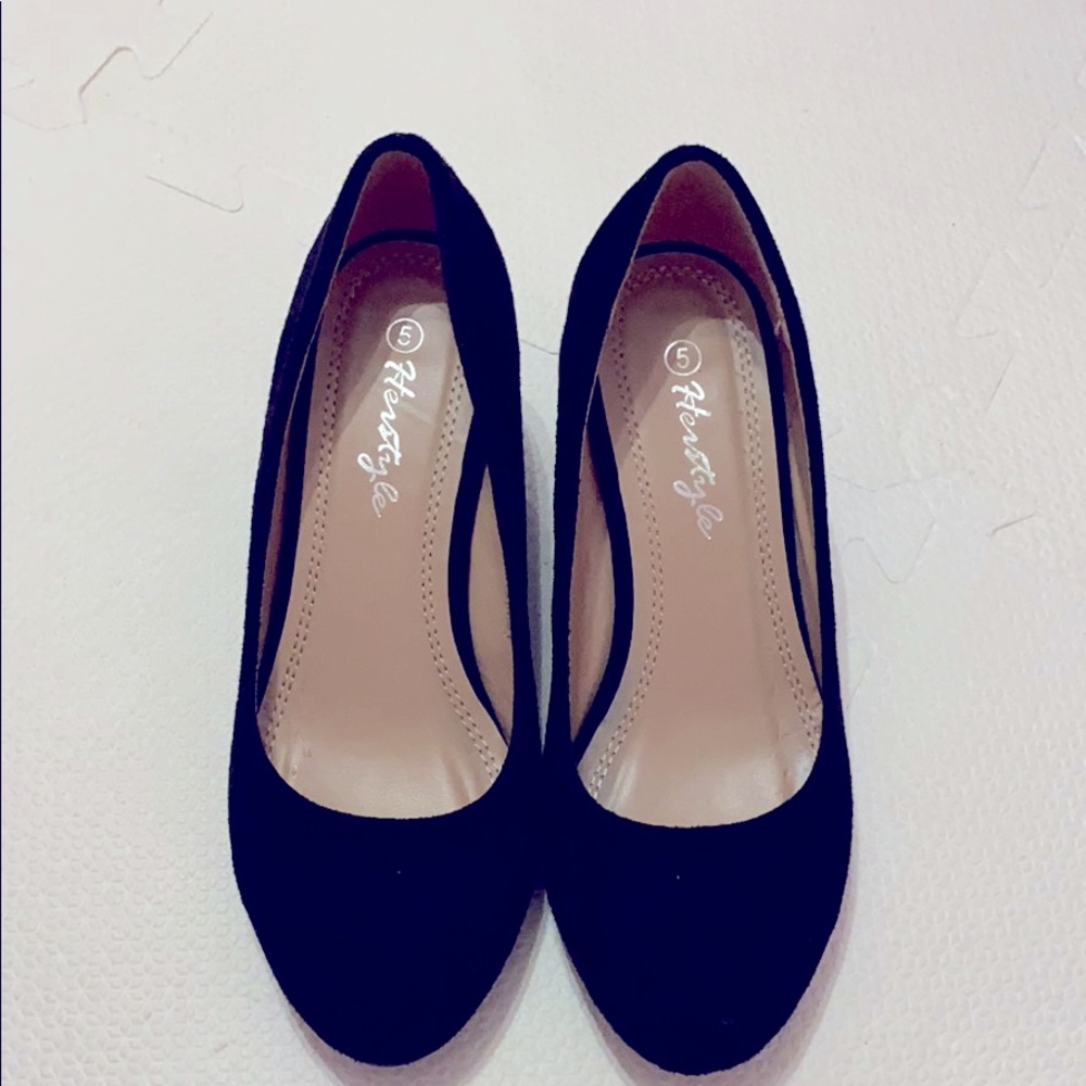 Black Wedges